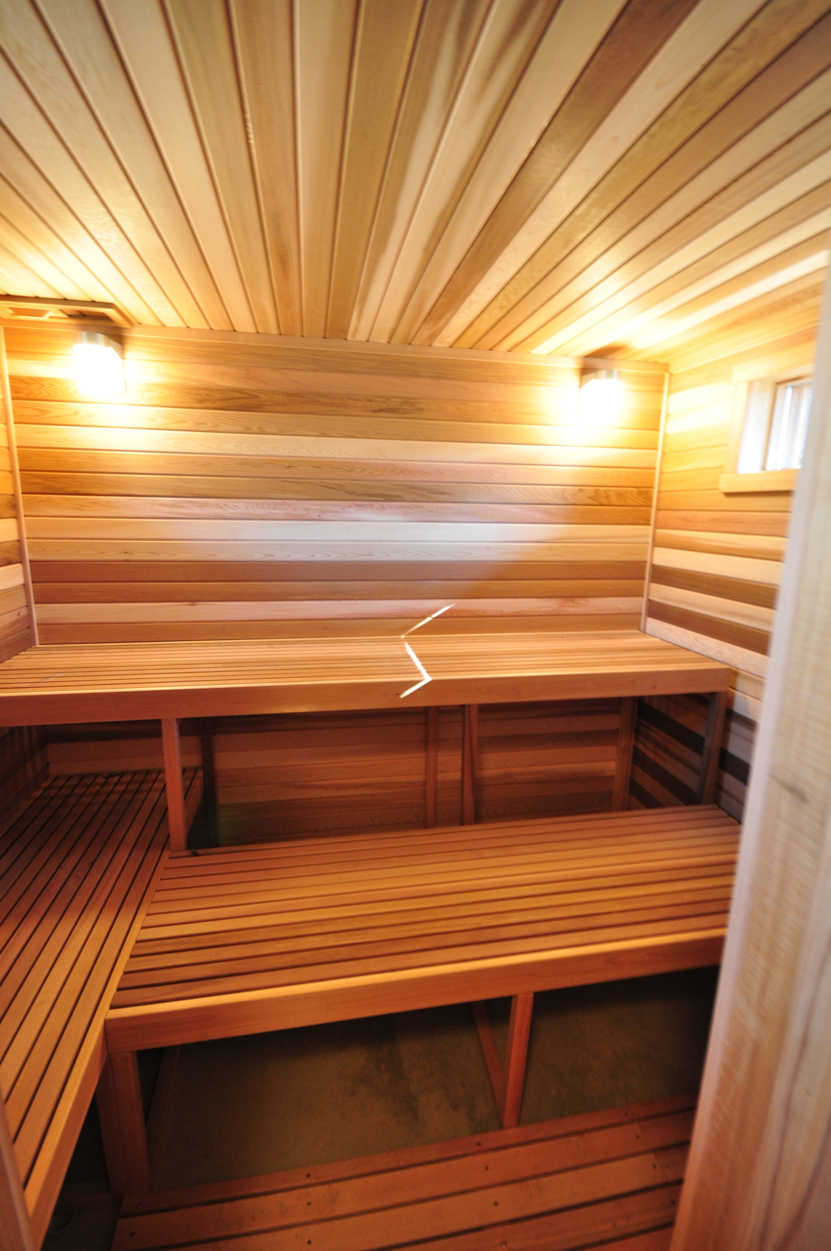 Photo 1939_8079.jpg - 100 cider lined sauna. Heats as a dry or wet sauna.