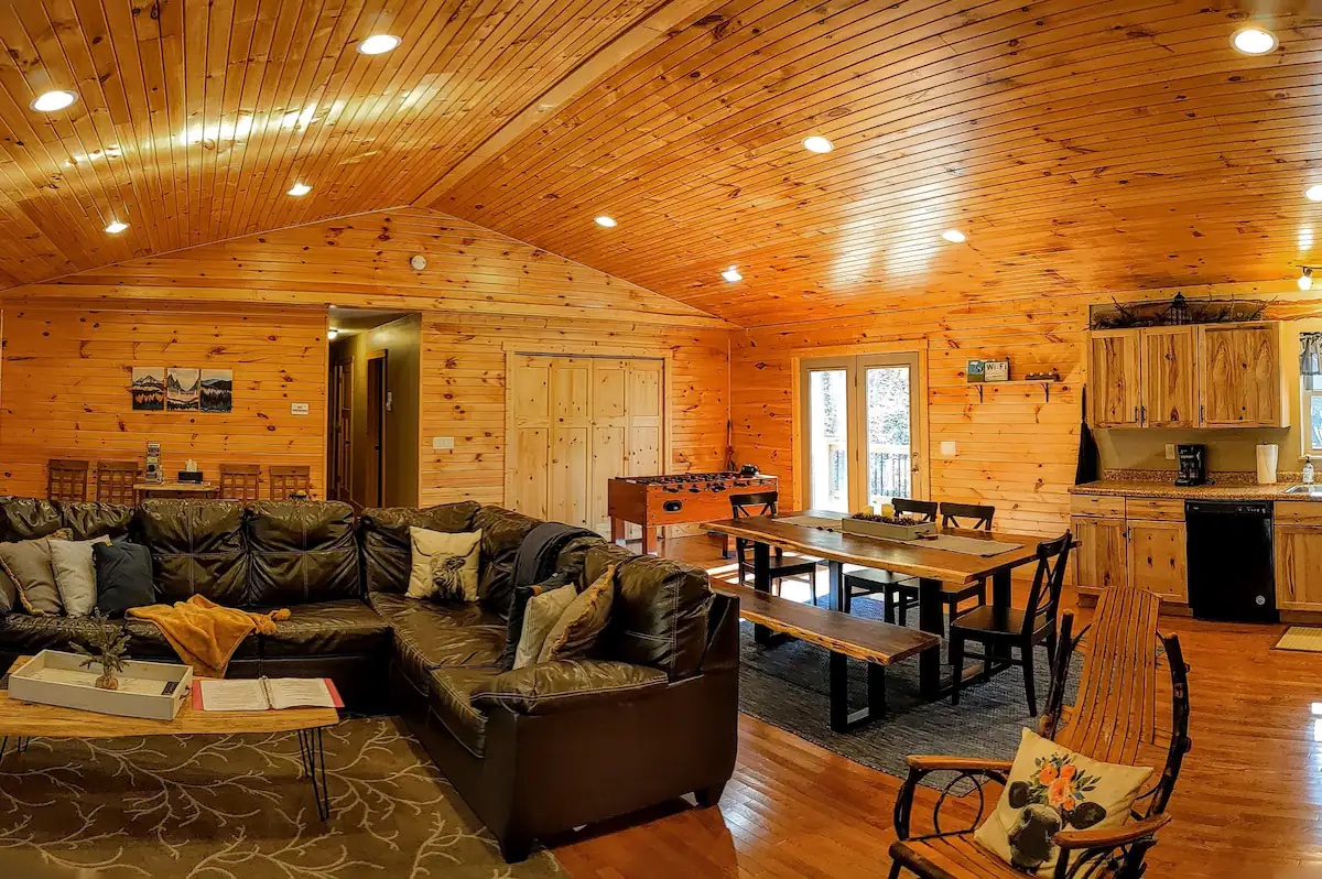 Knotty Pine Cabin Hocking Hills Cottages and Cabins